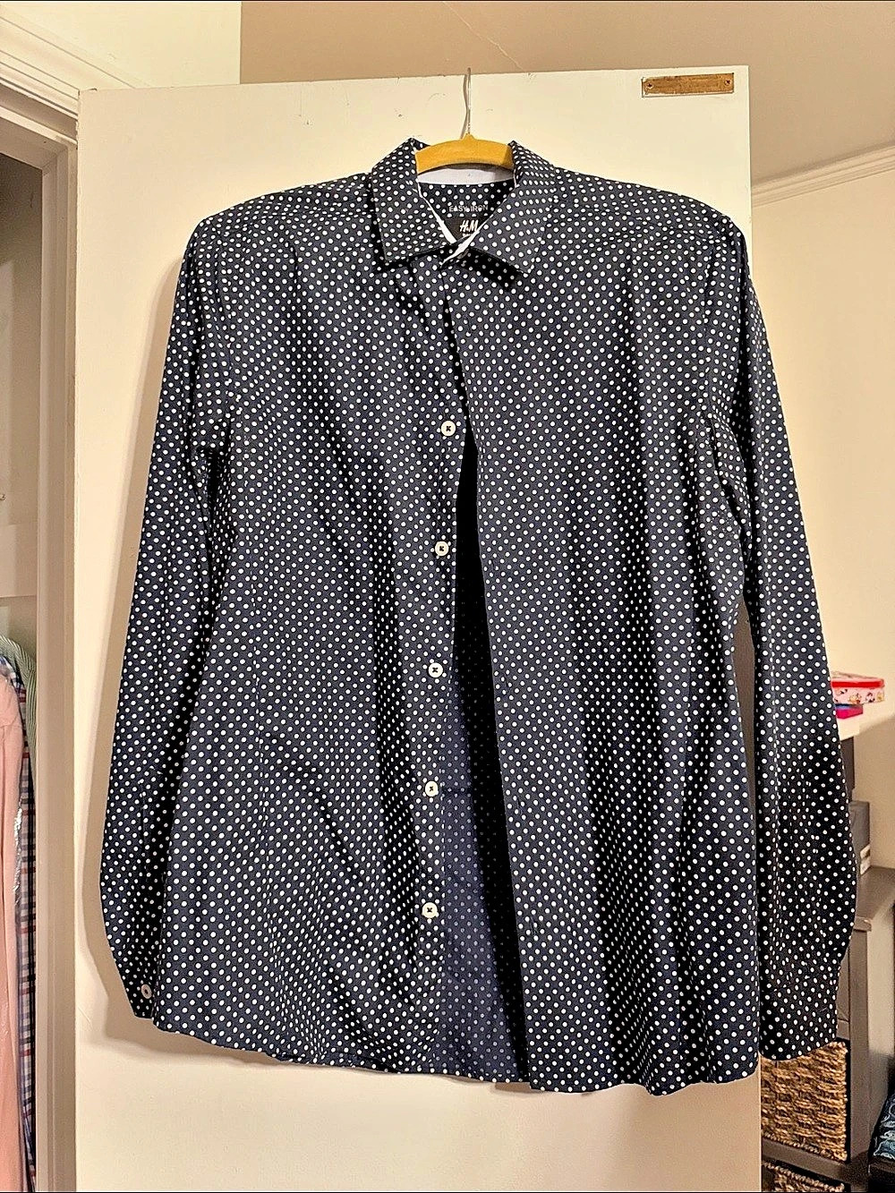 H&Medium Easy Iron Slim Fit Polka Dot Shirt Polka Dot Button Down in Black &